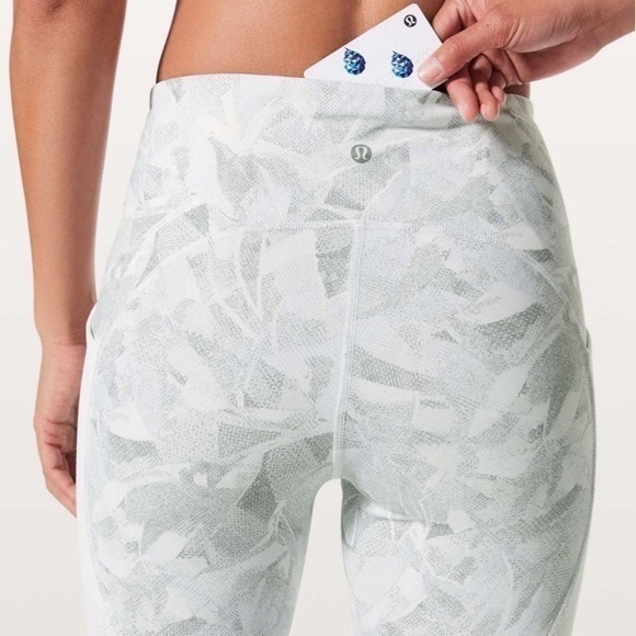 Lululemon Breezy‎ Dot Crop Jasmine White Multi / White - Picture 4 of 12